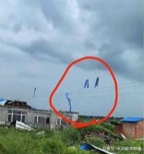 綏化突遭龍卷風(fēng)襲擊，房蓋在天上飛！村民：我70歲沒見過這事(圖7)